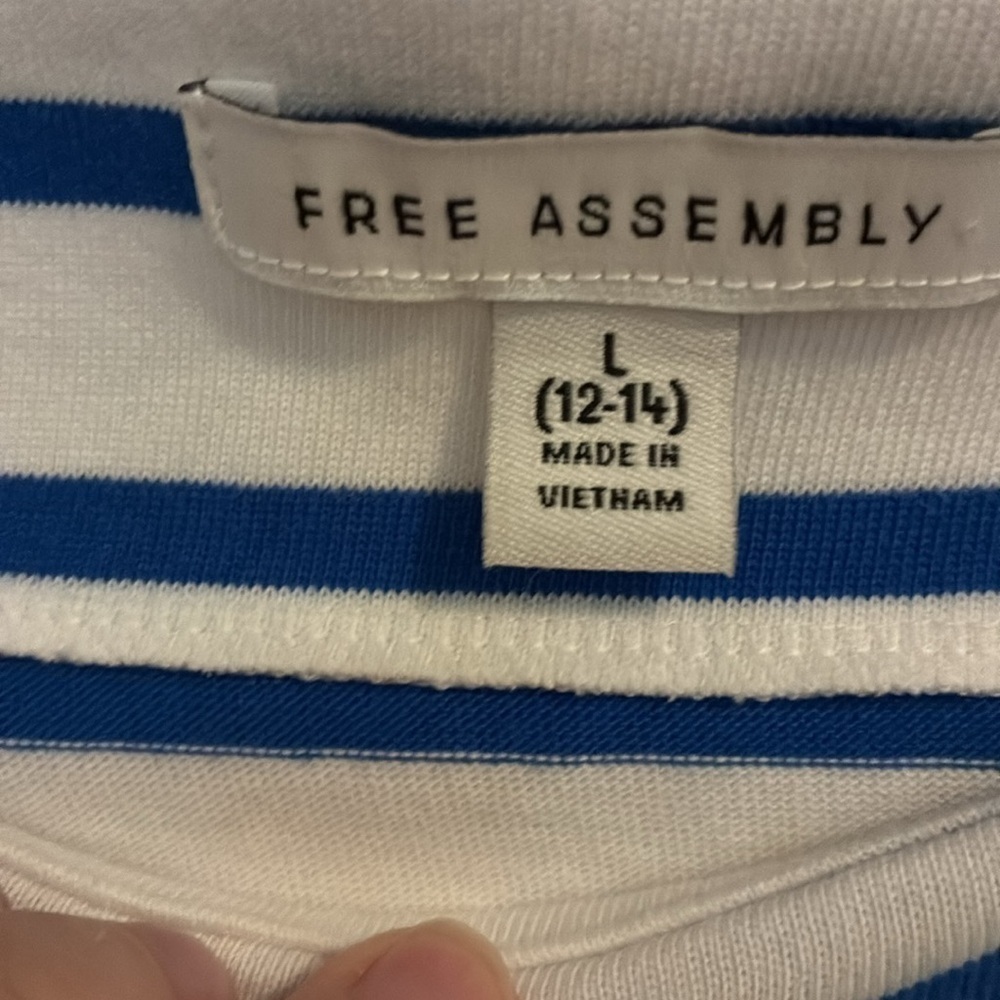 Striped Blue and White Cap-Sleeve Tee - Brand: - Picture 5 of 6